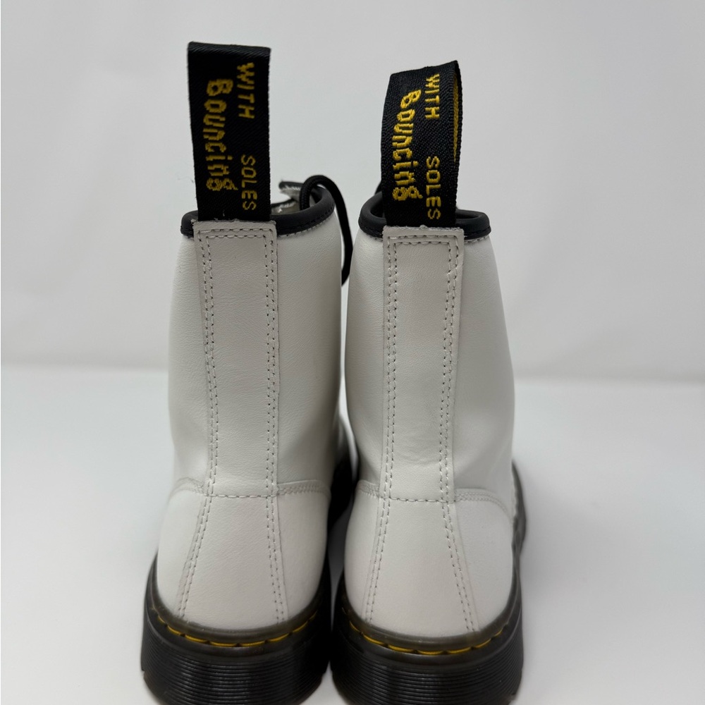 Dr. Martens White Leather Combat Boots Classic Doc Martens EUC Unisex - Picture 8 of 14